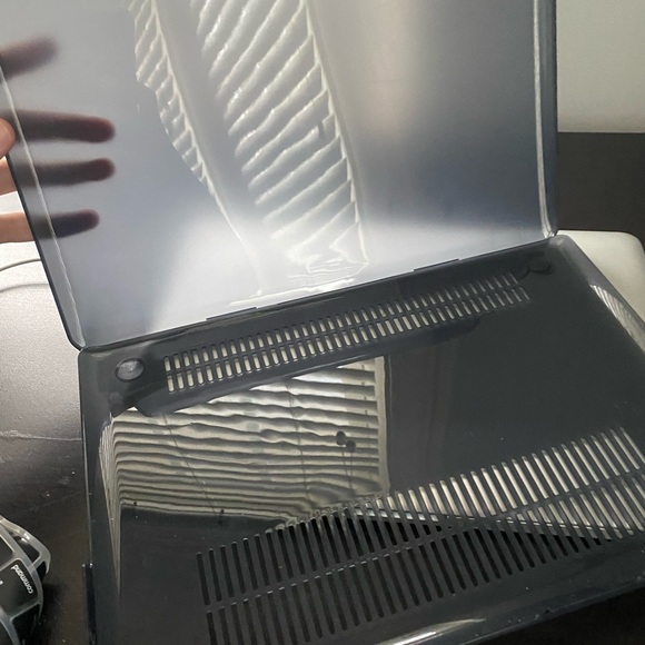 MacBook Pro - Picture 9 of 13